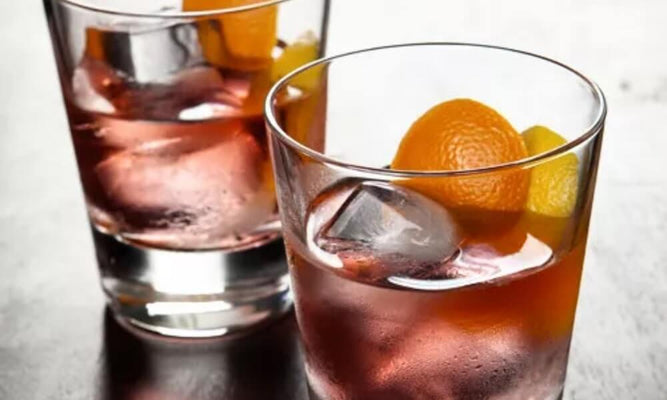 An Old Fashioned Spring Cocktail Recipe