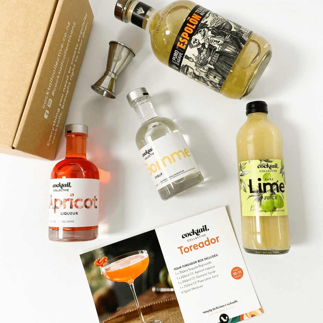 Ingredients to make Cocktail Collective Toreador cocktail Apricot Liqueur, Gomme Syrup, Lime Juice and Tequilla